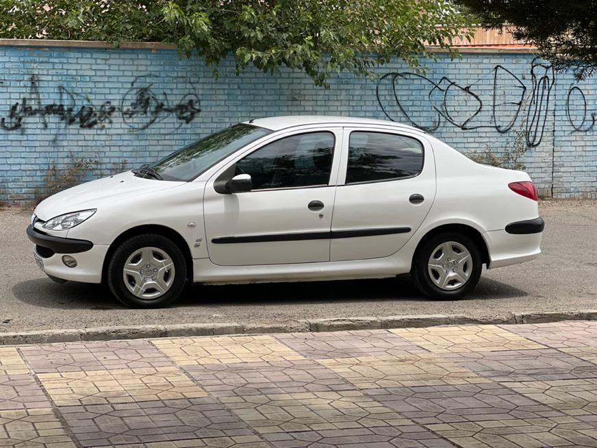 پژو ۲۰۶ صندوق دار v8 - 1398