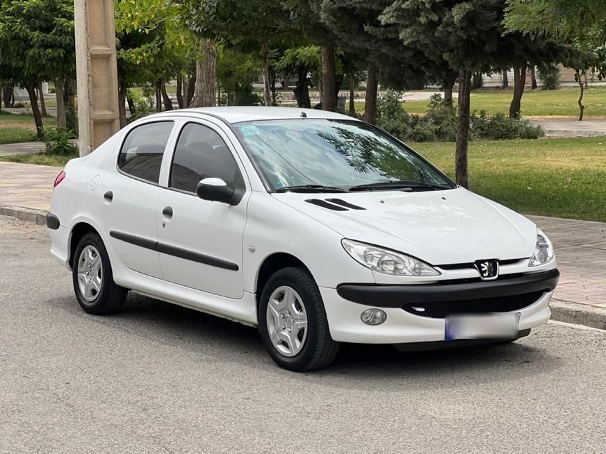 پژو ۲۰۶ صندوق دار v8 - 1398