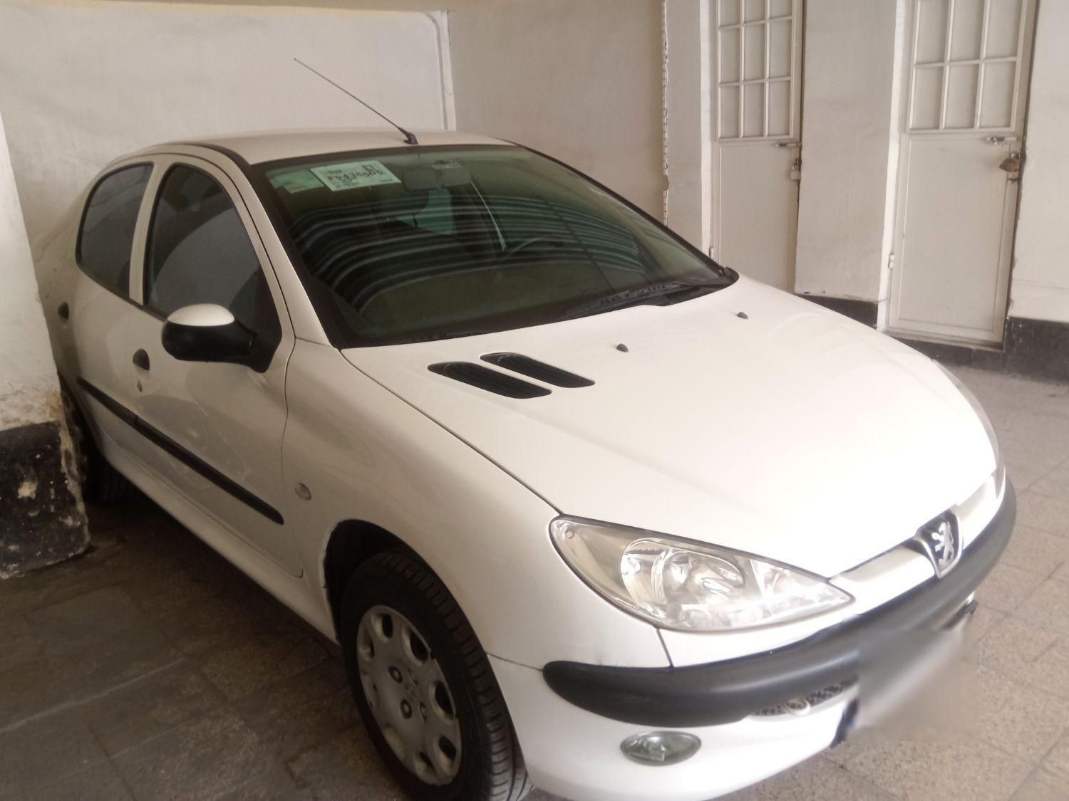 پژو ۲۰۶ صندوق دار v8 - 1390