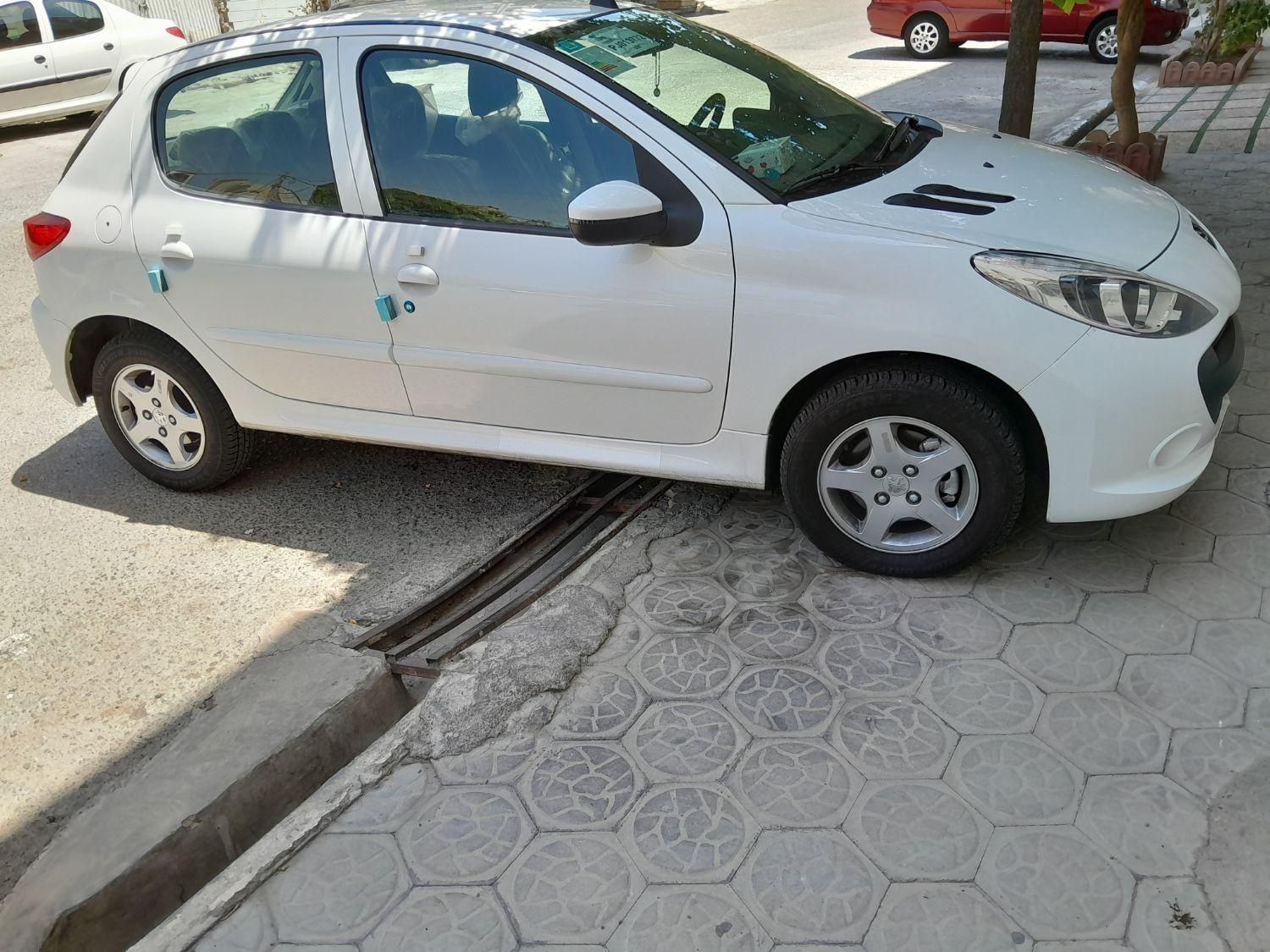 پژو 207 اتوماتیک TU5P - 1402