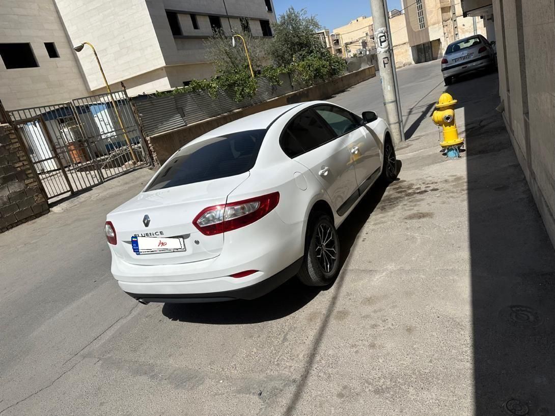 رنو فلوئنس اتوماتیک E2 - 2015
