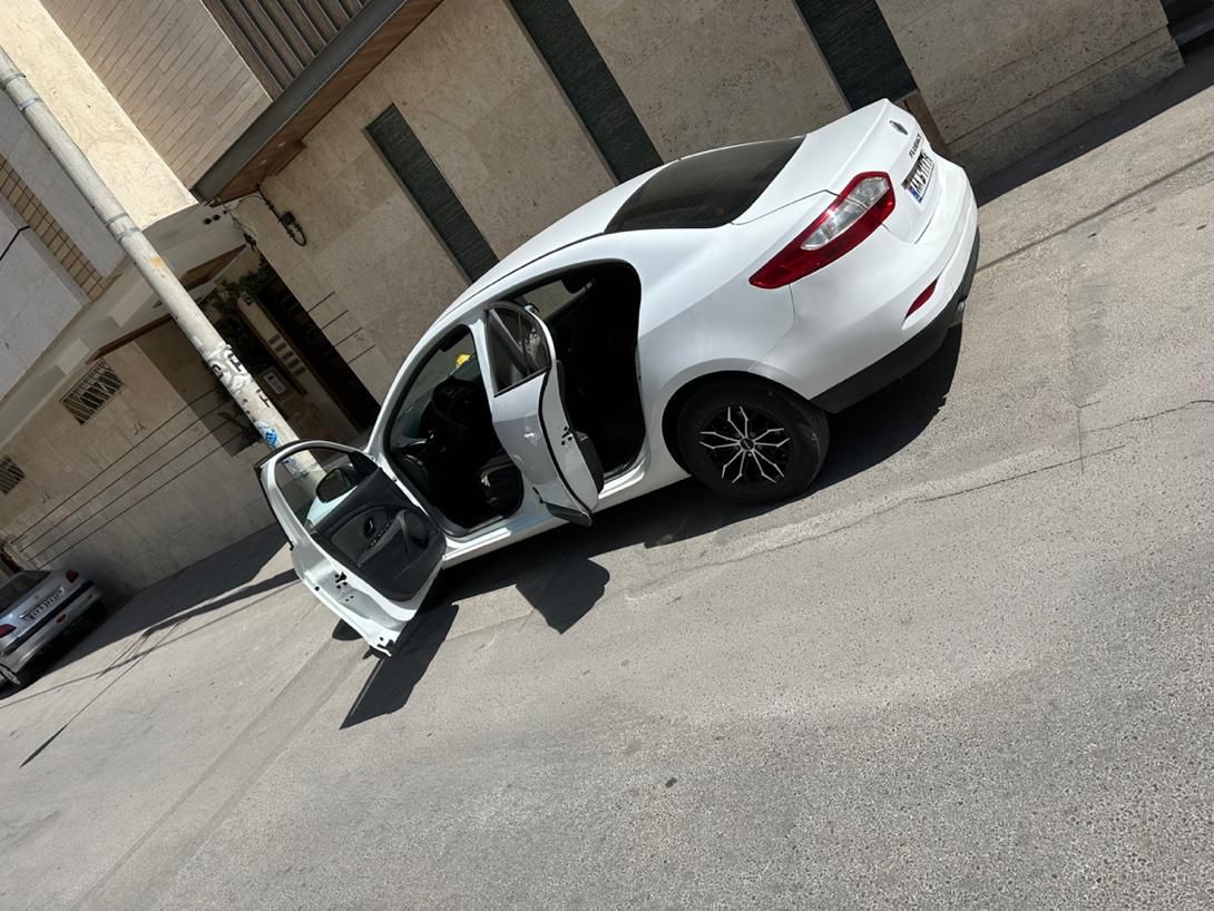رنو فلوئنس اتوماتیک E2 - 2015