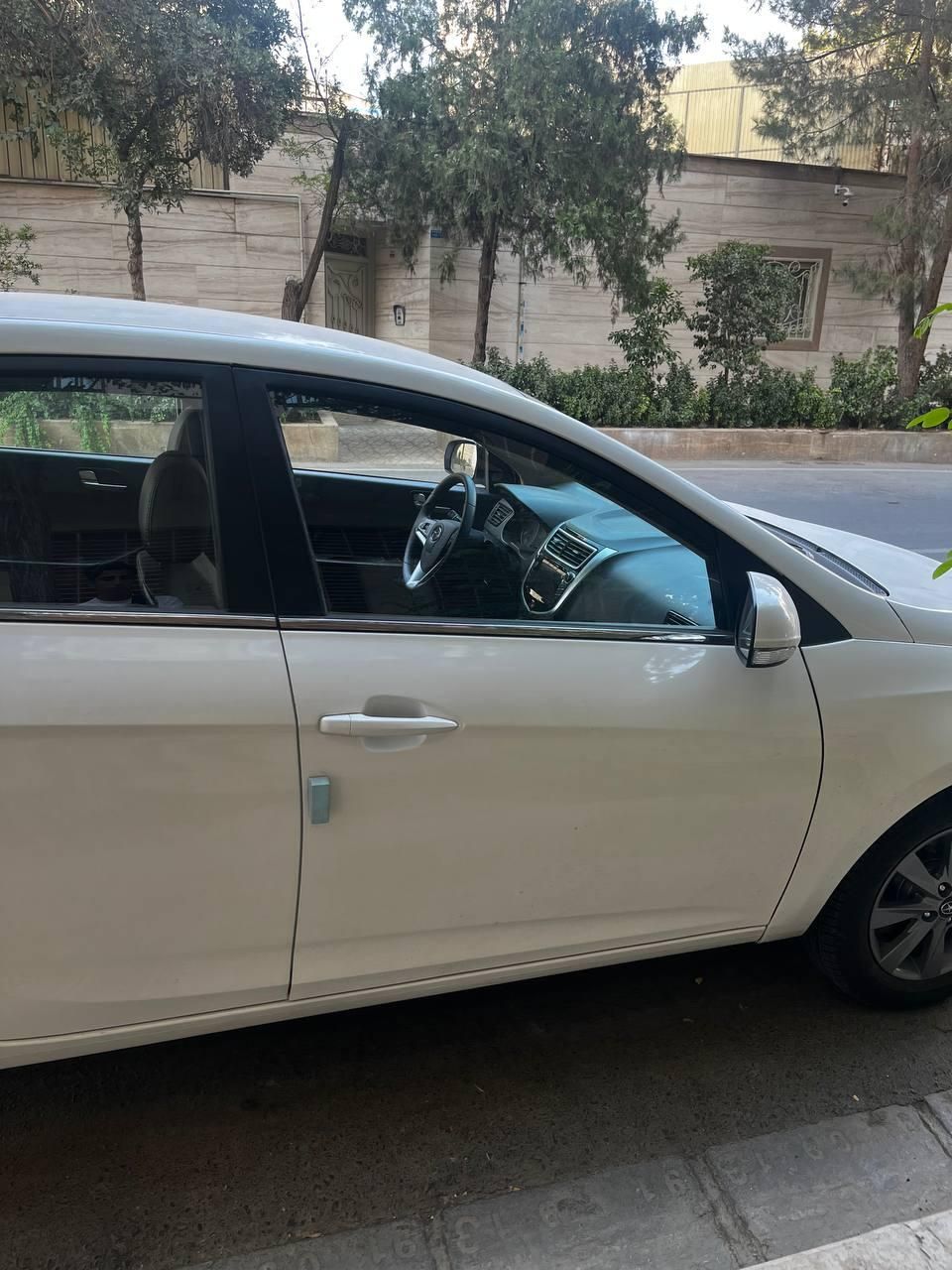 جک J4 اتوماتیک ساده - 1402