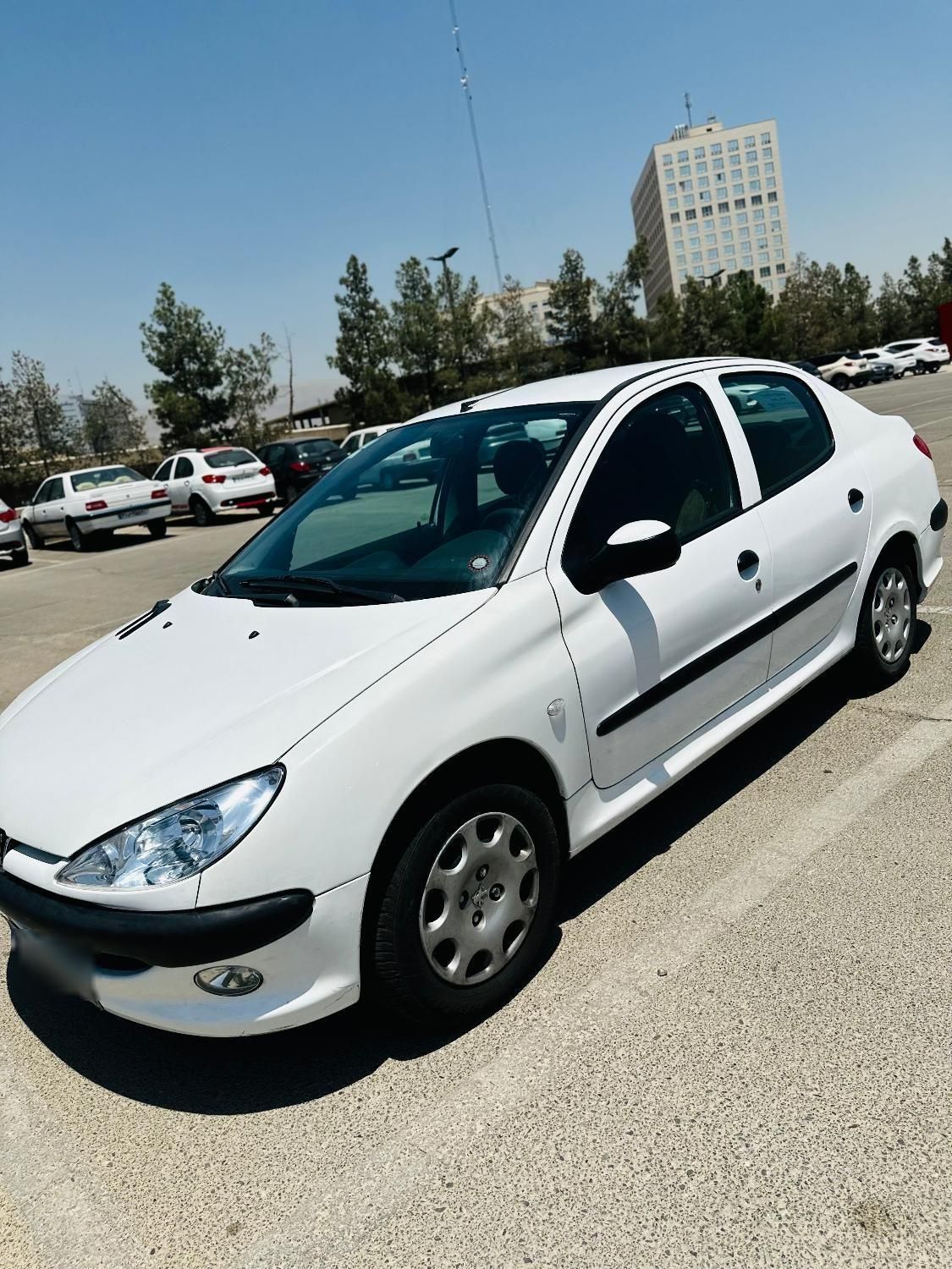 پژو ۲۰۶ صندوق دار v8 - 1395