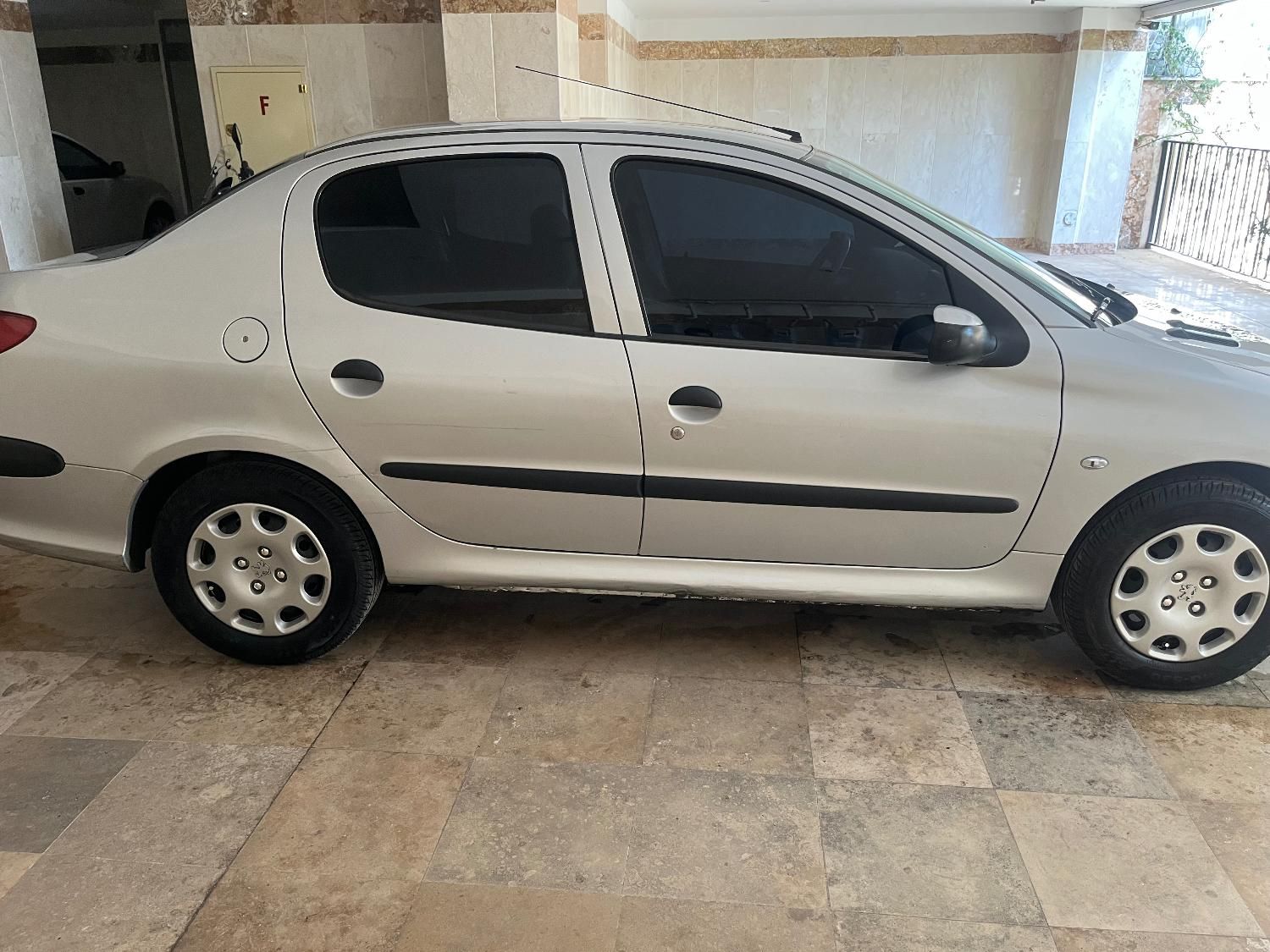پژو ۲۰۶ صندوق دار v8 - 1394