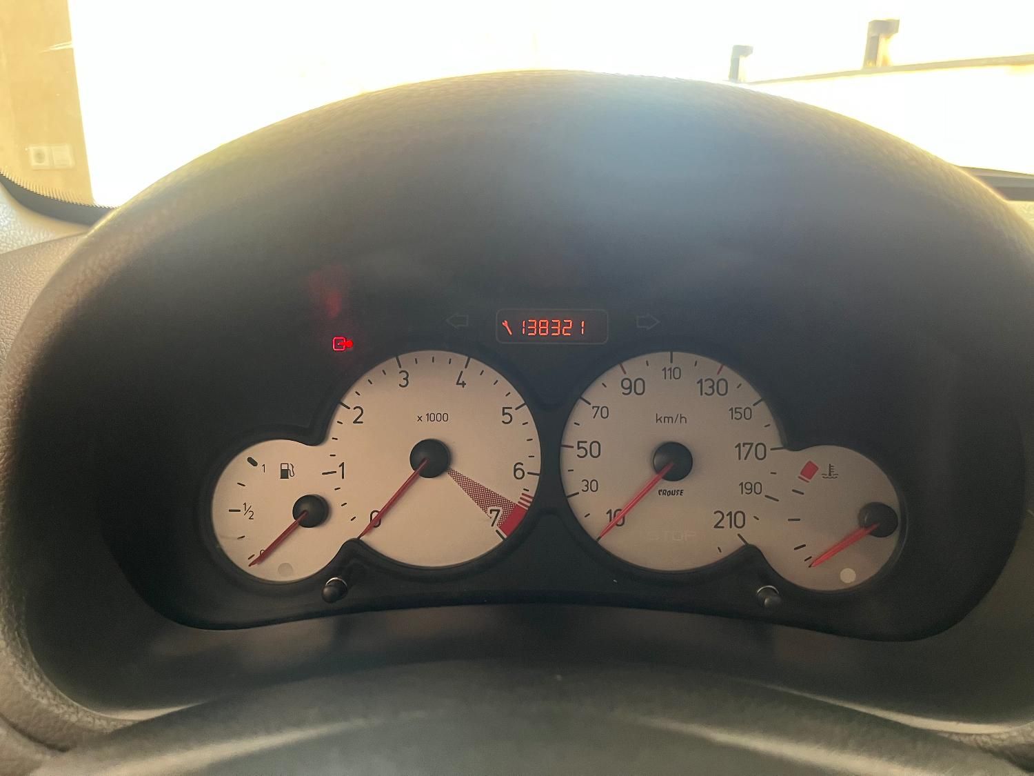پژو ۲۰۶ صندوق دار v8 - 1394