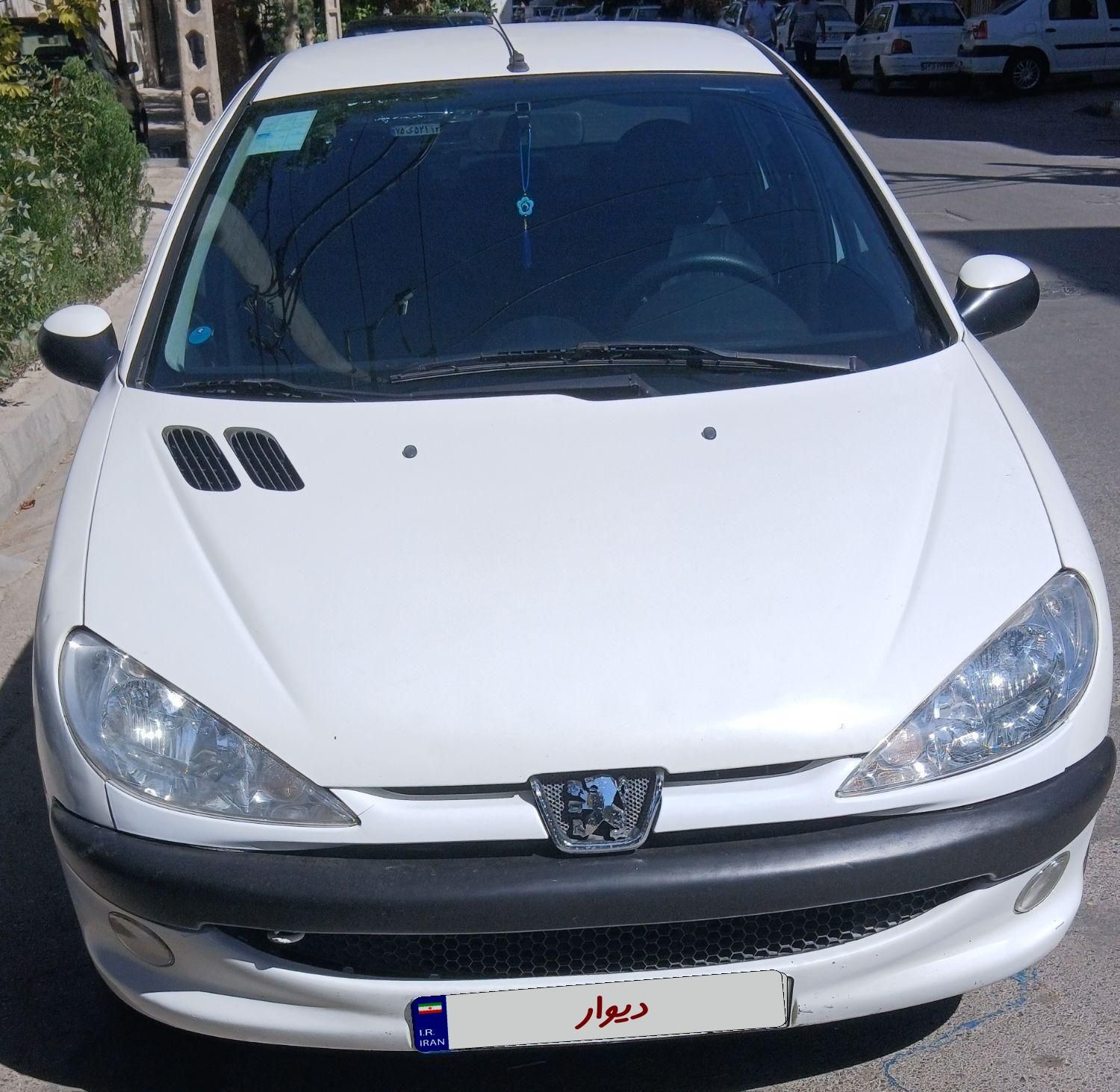 پژو ۲۰۶ صندوق دار v8 - 1396