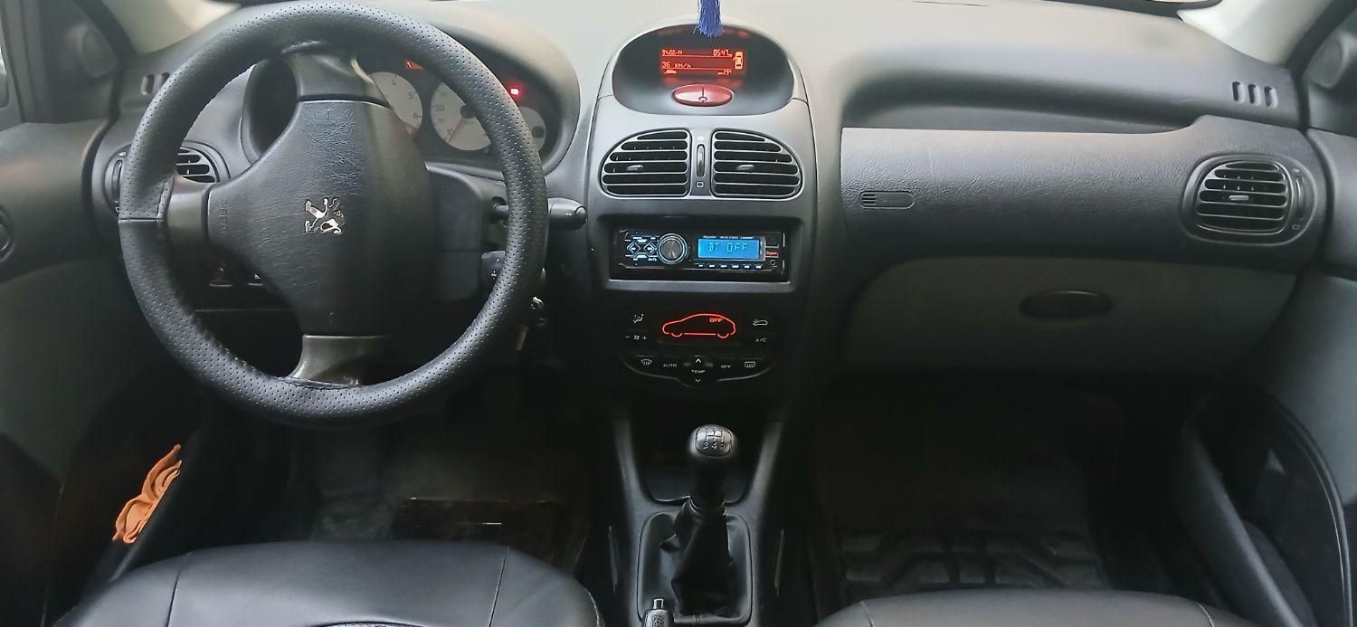 پژو ۲۰۶ صندوق دار v8 - 1396