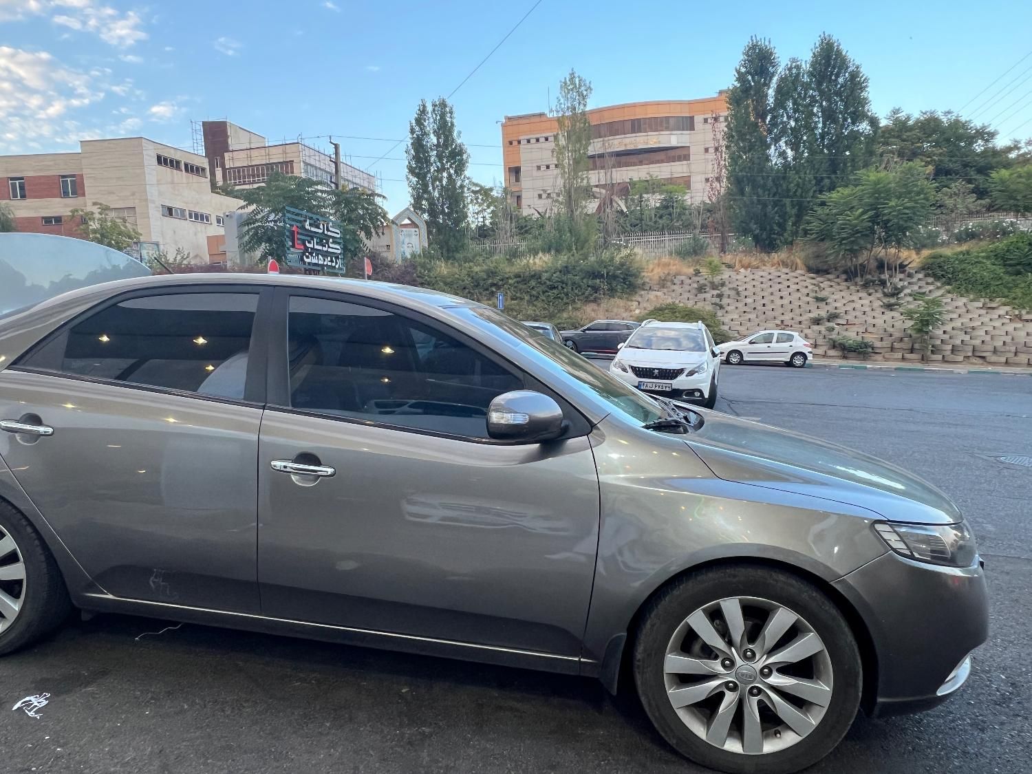 کیا سراتو 2.0 لیتر اتوماتیک GT لاین - 2010