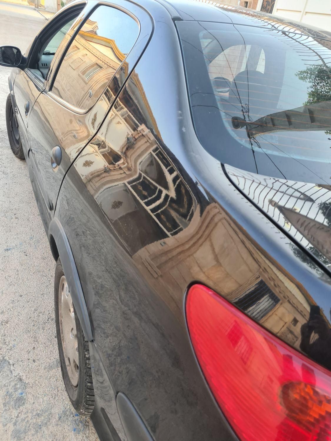 پژو ۲۰۶ صندوق دار v8 - 1396
