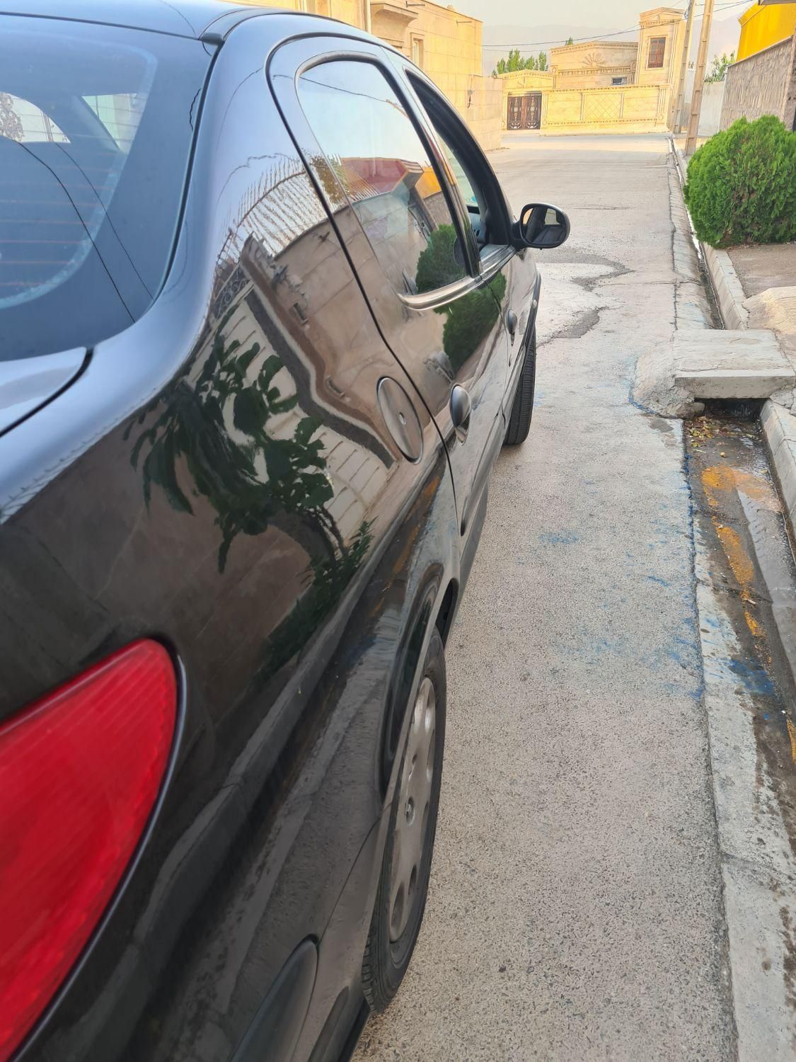 پژو ۲۰۶ صندوق دار v8 - 1396