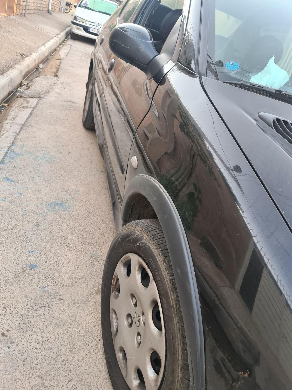 پژو ۲۰۶ صندوق دار v8 - 1396