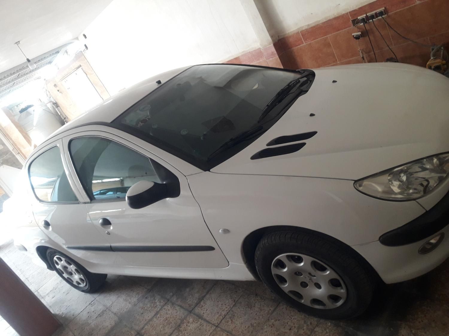 پژو ۲۰۶ صندوق دار v8 - 1396