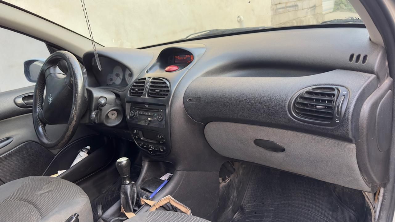 پژو ۲۰۶ صندوق دار v8 - 1395