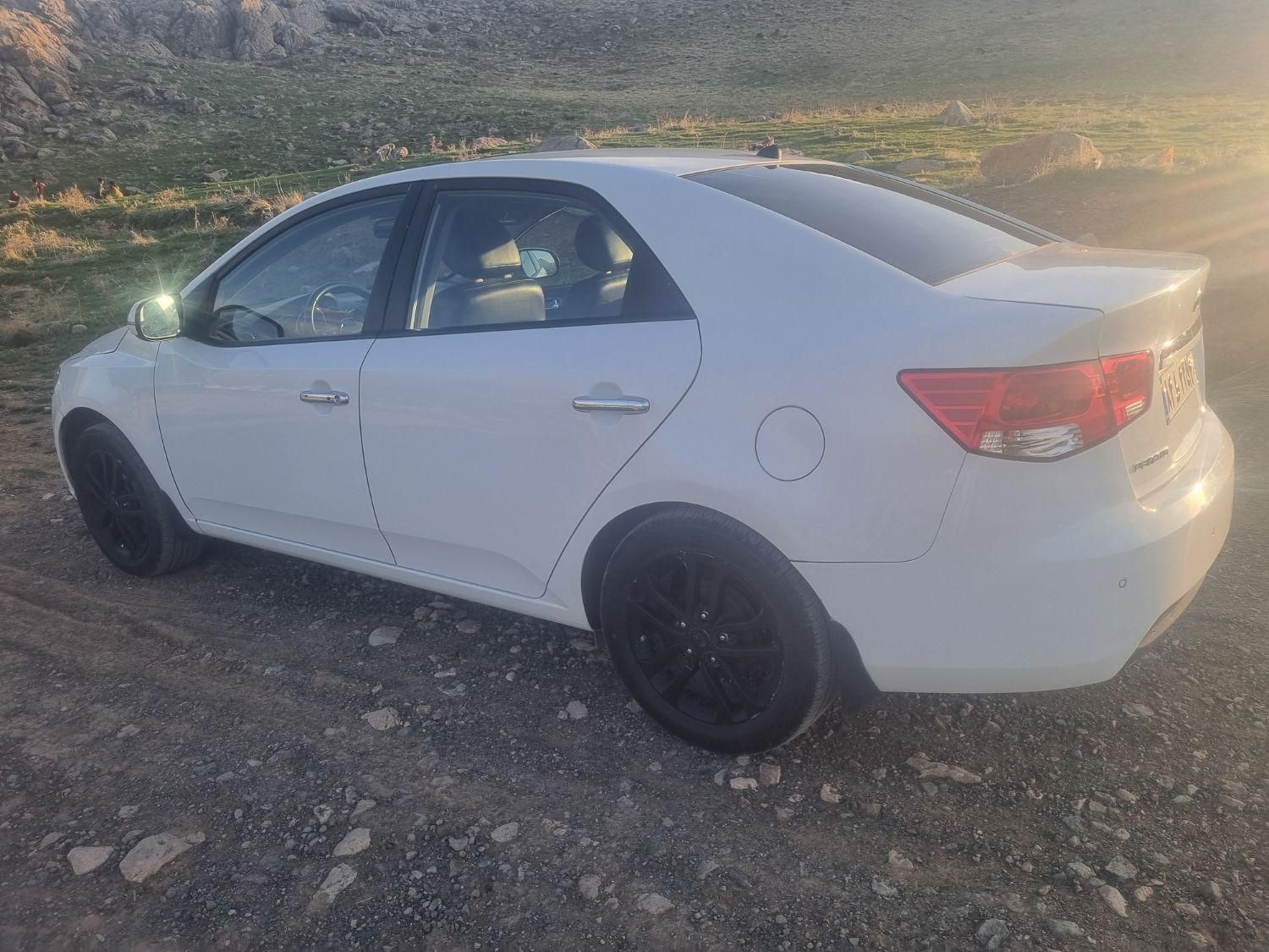 کیا سراتو 2.0 لیتر اتوماتیک GT لاین - 2017