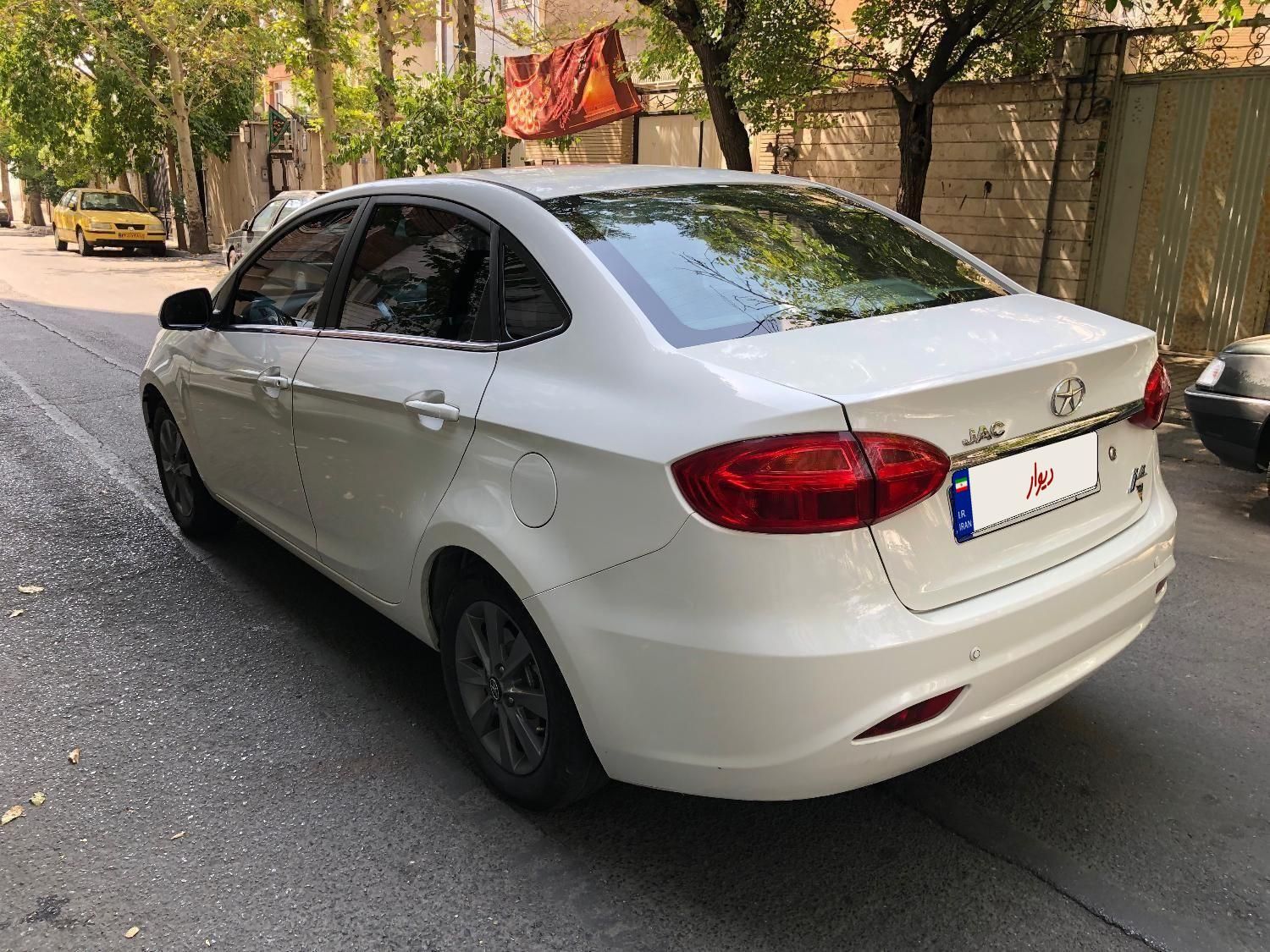 جک J4 اتوماتیک ساده - 1402