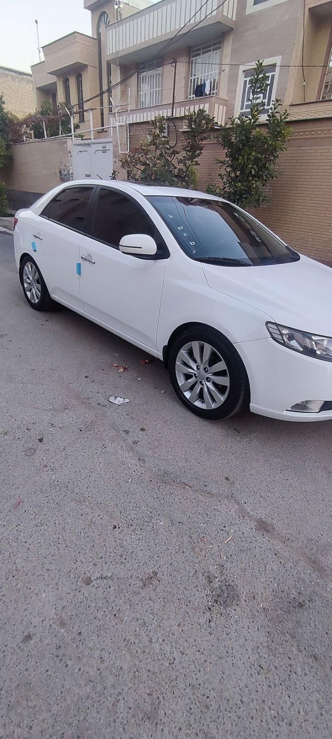 کیا سراتو 2.0 لیتر اتوماتیک GT لاین - 2011