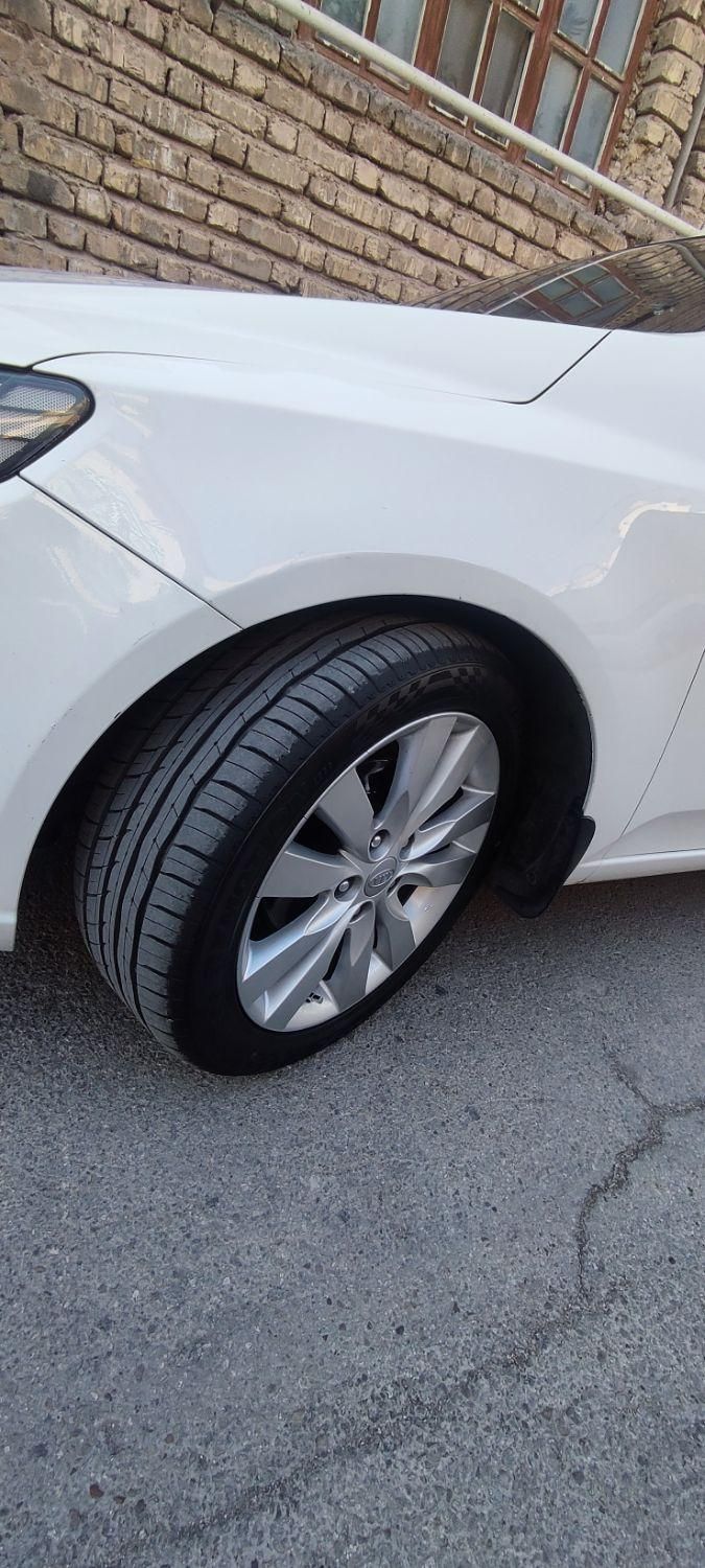 کیا سراتو 2.0 لیتر اتوماتیک GT لاین - 2011