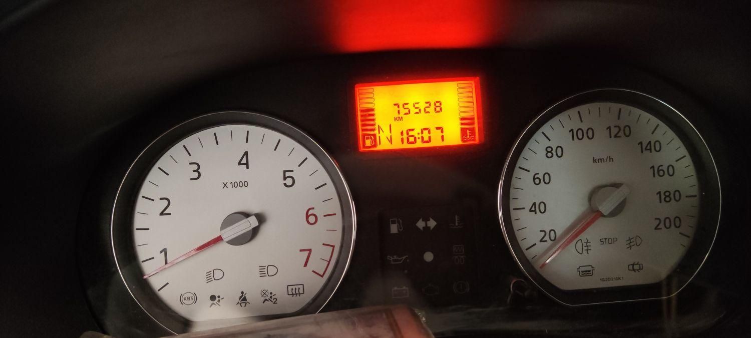 رنو ساندرو اتوماتیک - 1396