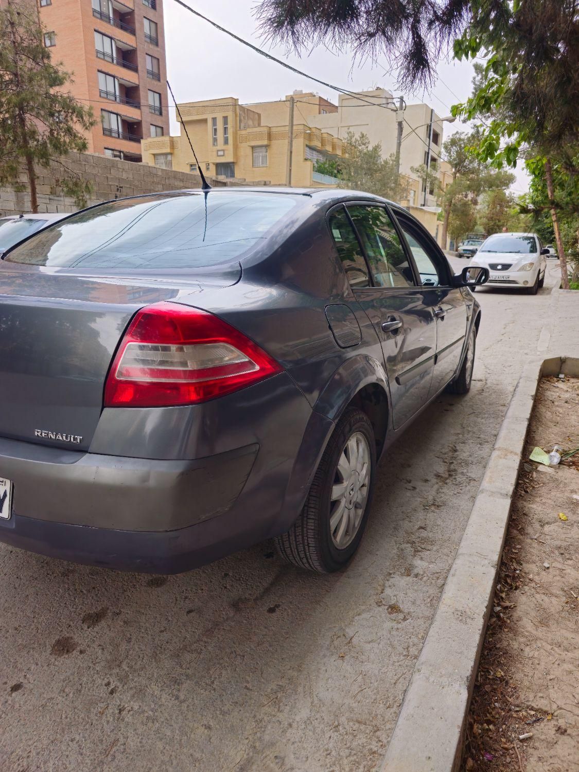 رنو مگان پارس خودرو 2000 - 1389