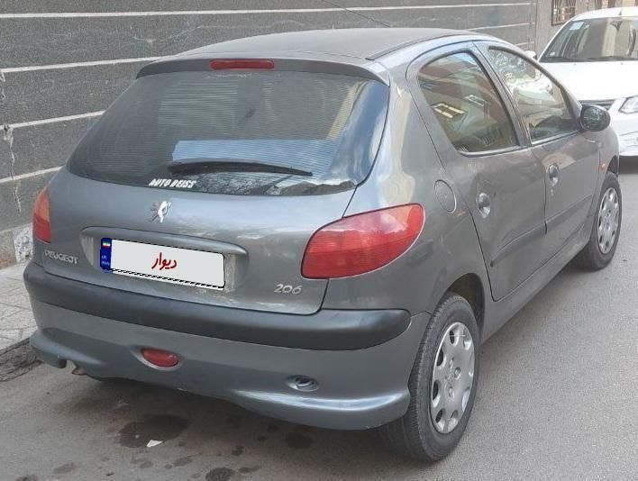 پژو ۲۰۶ صندوق دار v8 - 1385