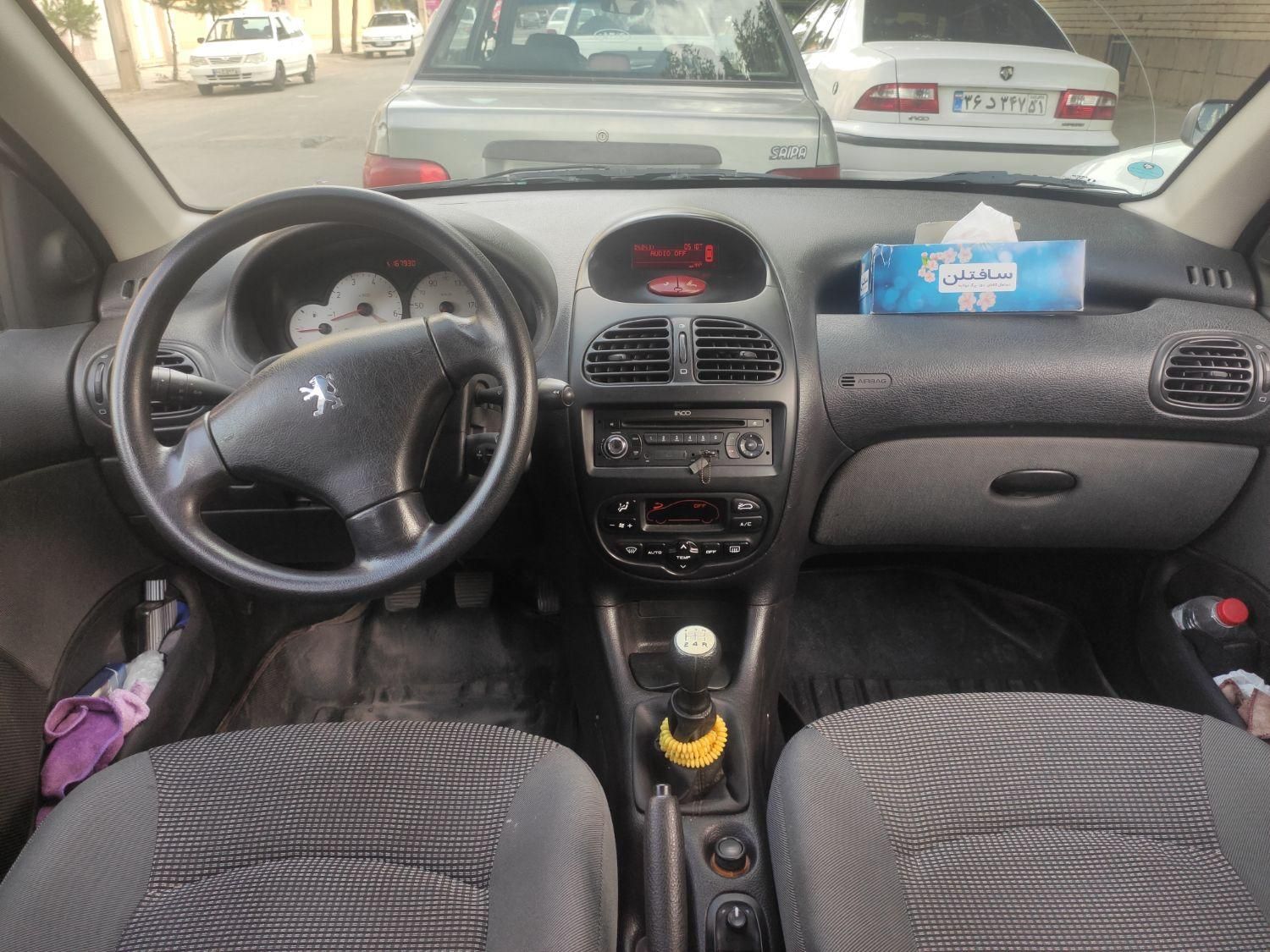 پژو ۲۰۶ صندوق دار v8 - 1396