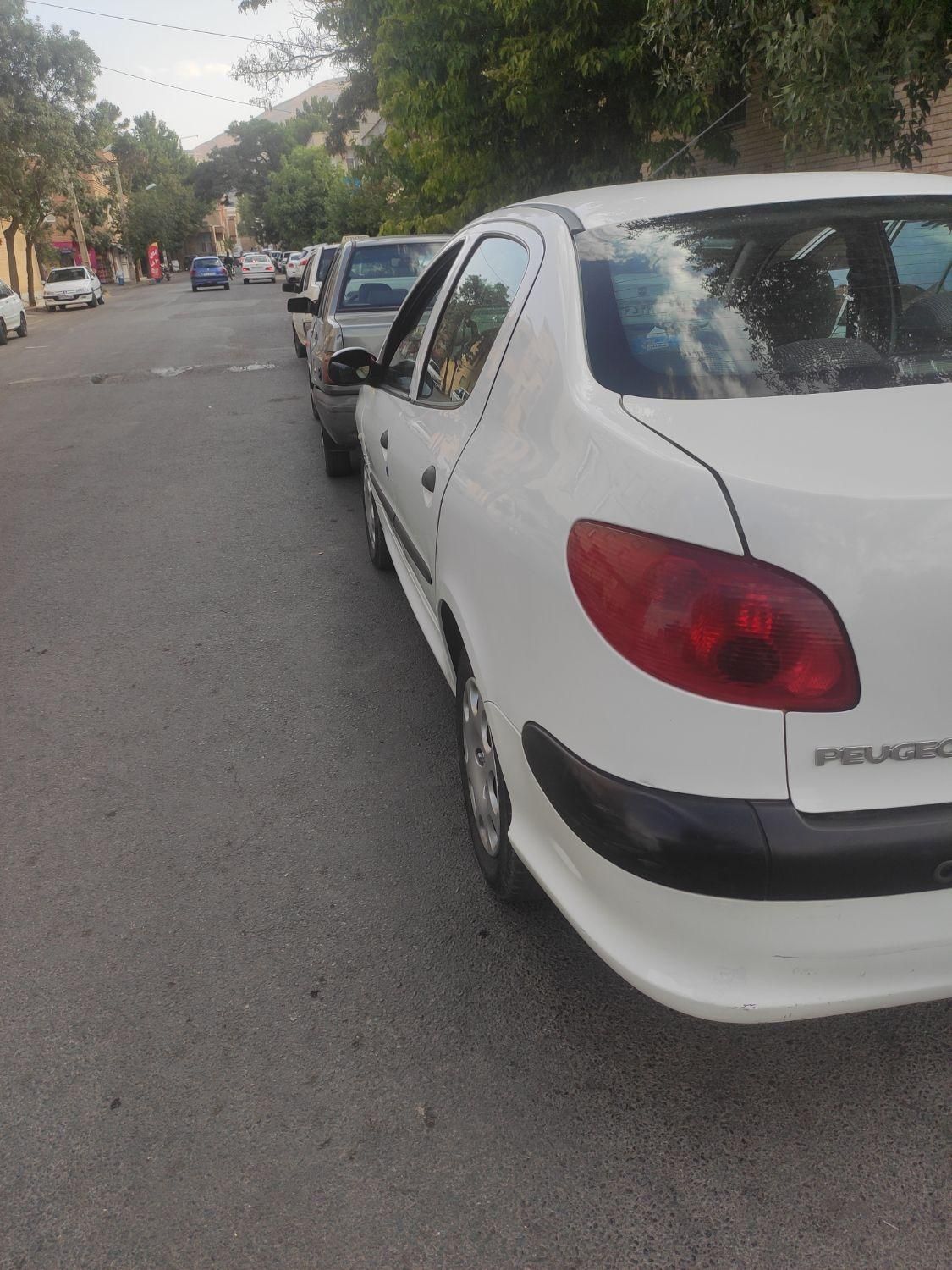 پژو ۲۰۶ صندوق دار v8 - 1396
