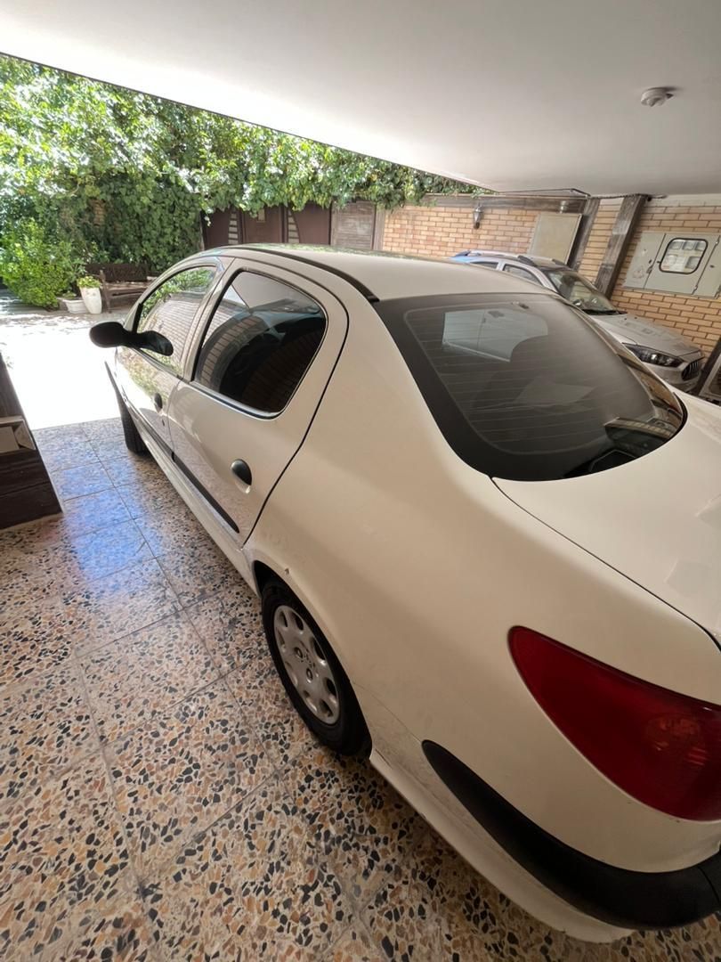 پژو ۲۰۶ صندوق دار v8 - 1395