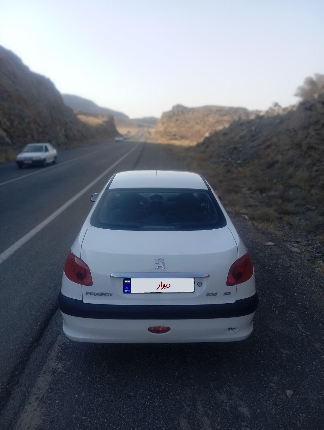 پژو ۲۰۶ صندوق دار v8 - 1396