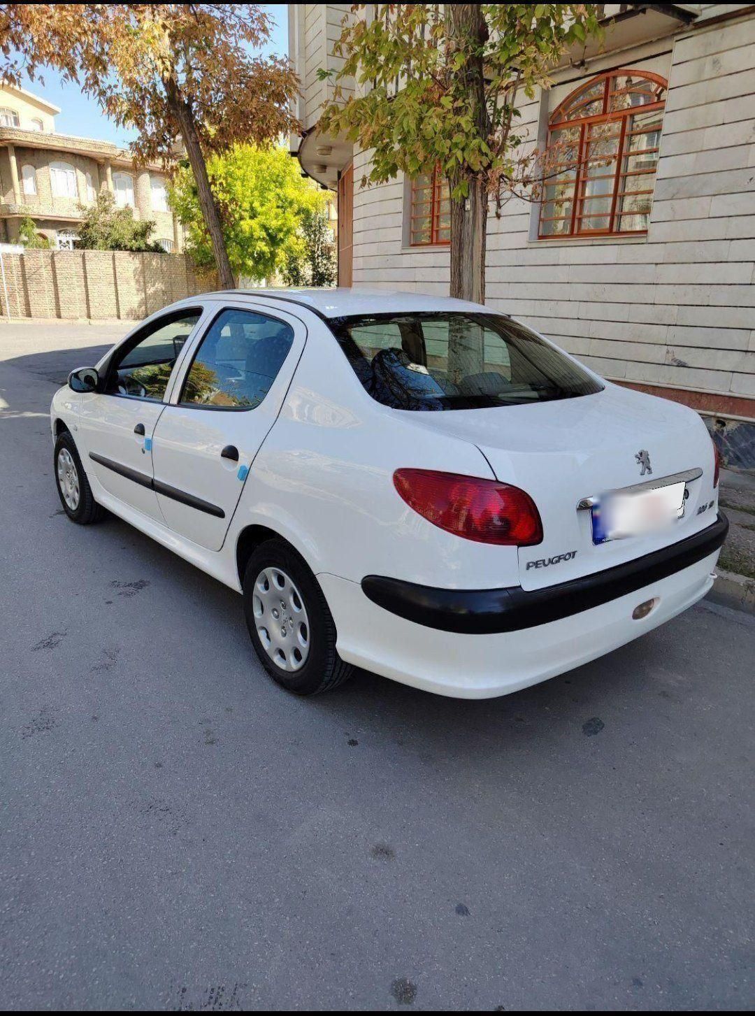 پژو ۲۰۶ صندوق دار v8 - 1390