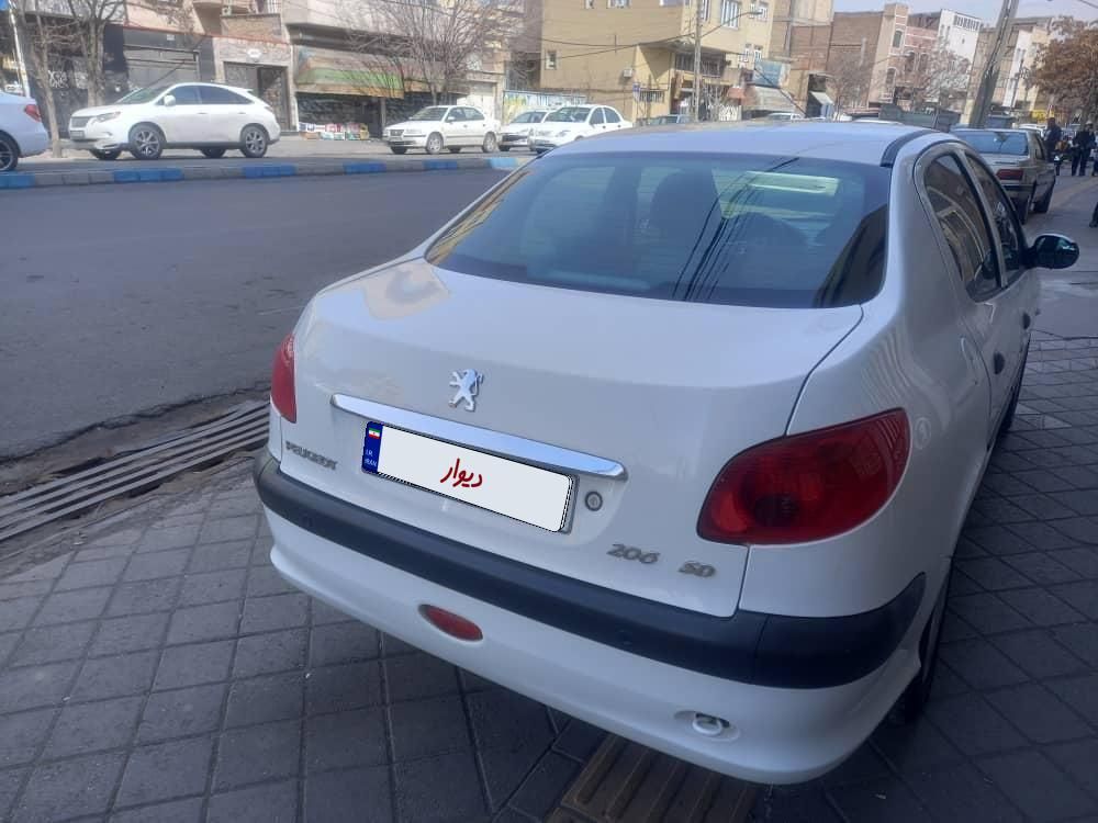 پژو ۲۰۶ صندوق دار v8 - 1397