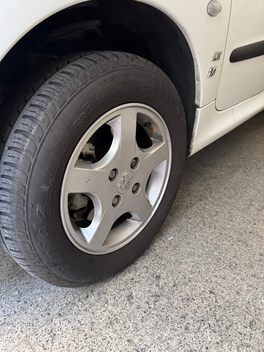 پژو ۲۰۶ صندوق دار v8 - 1399