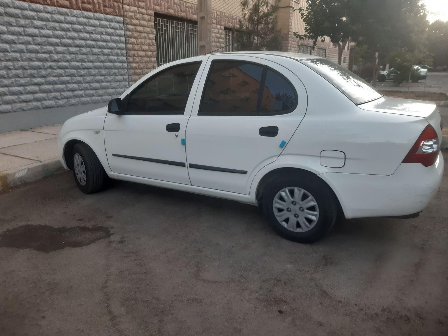 تیبا صندوق دار SX - 1400