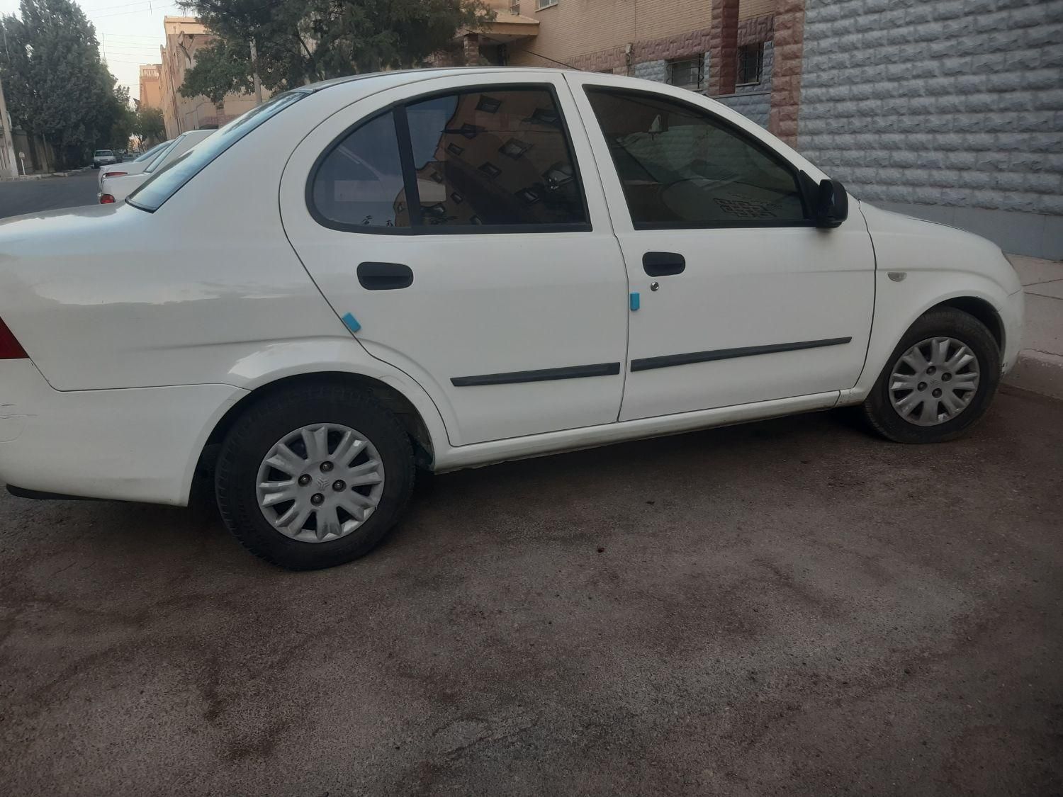 تیبا صندوق دار SX - 1400