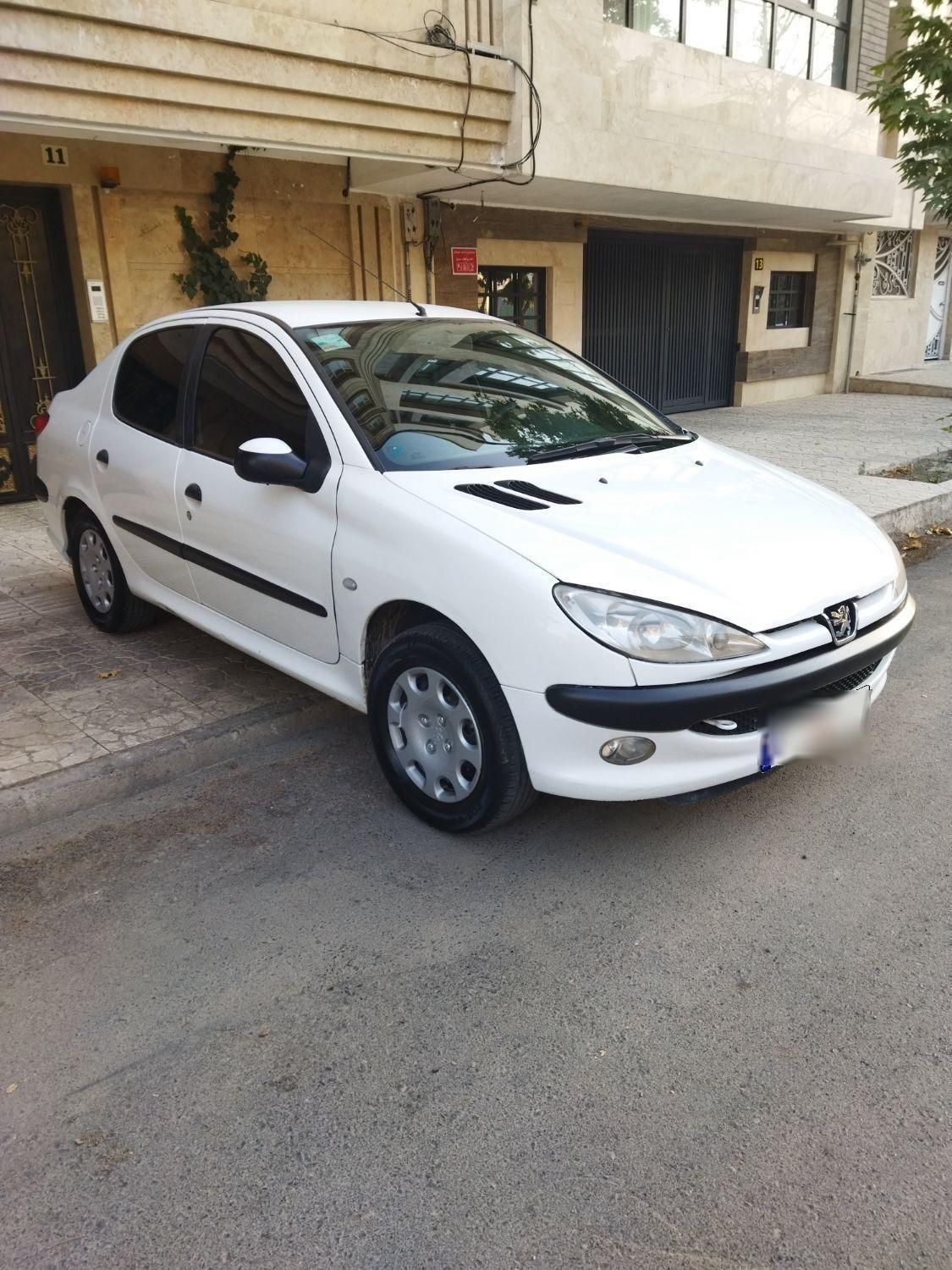 پژو ۲۰۶ صندوق دار v8 - 1390