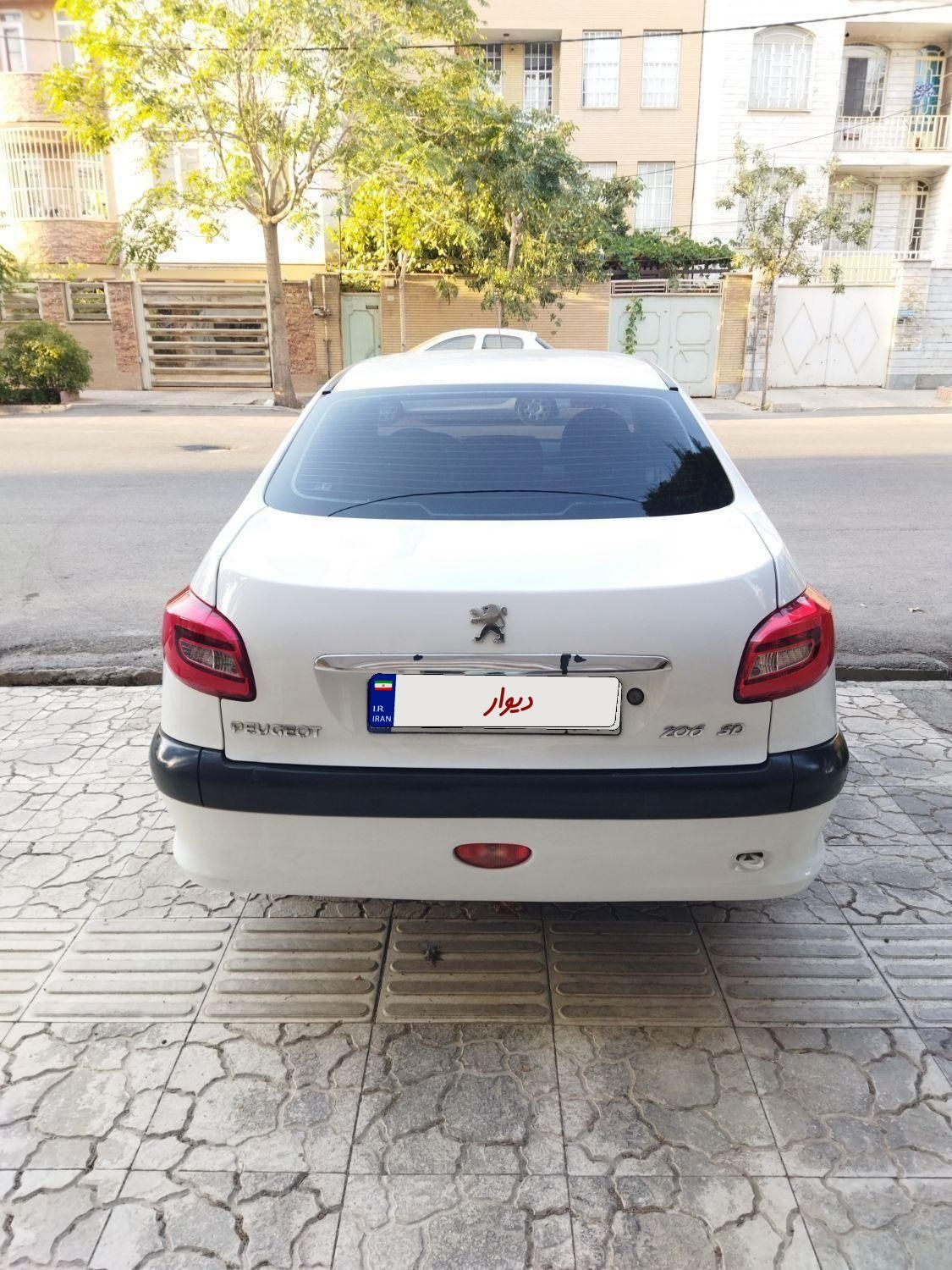 پژو ۲۰۶ صندوق دار v8 - 1390