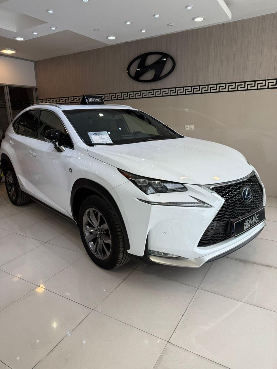 لکسوس NX هیبرید 300H - 2016