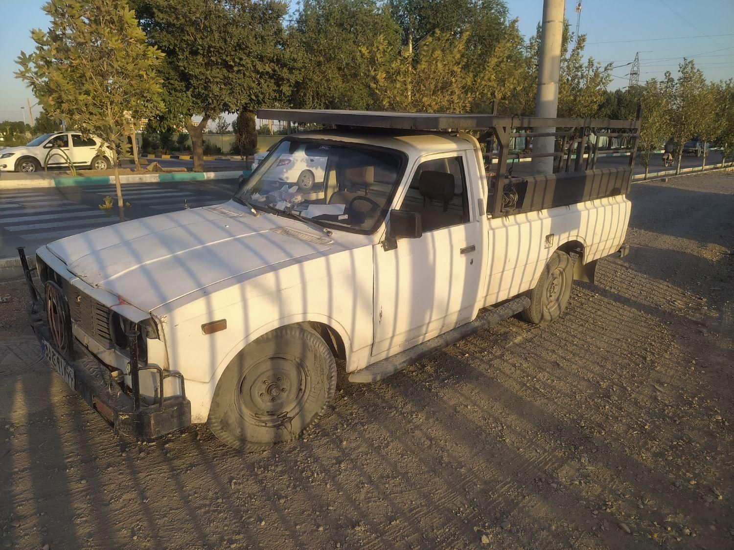 تویوتا کمری XLE - 1402