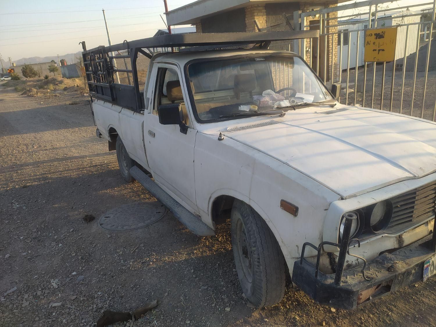 تویوتا کمری XLE - 1402