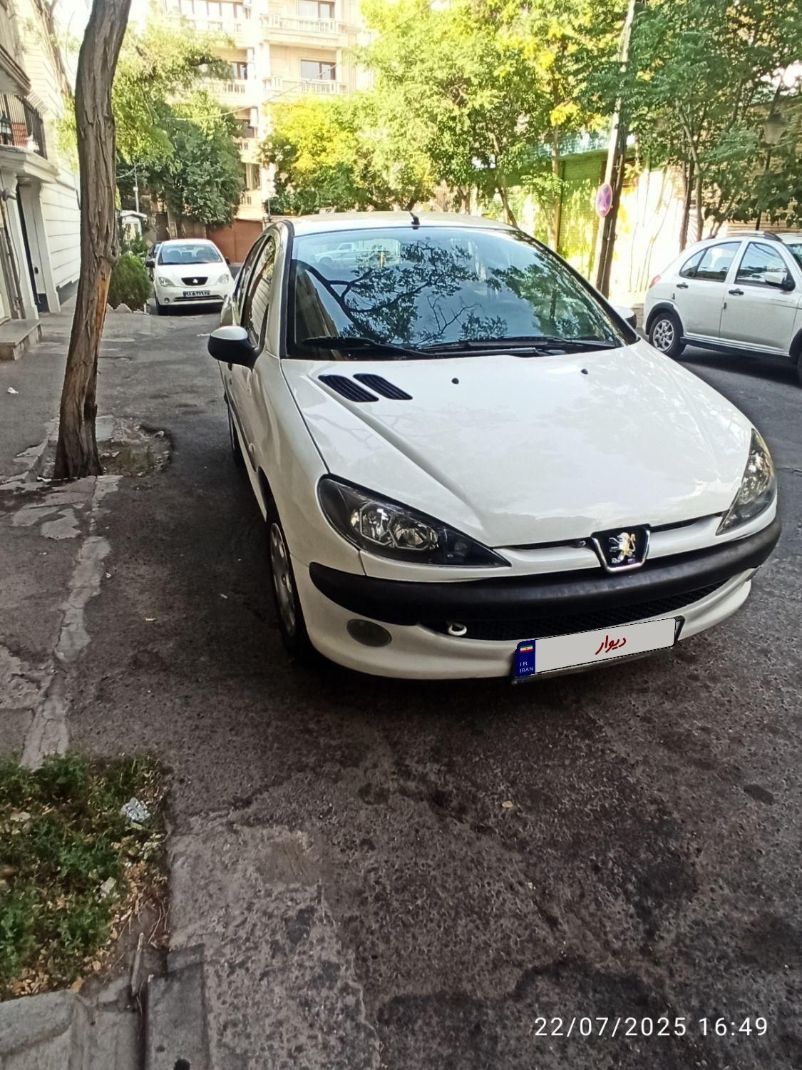 پژو ۲۰۶ صندوق دار v8 - 1393