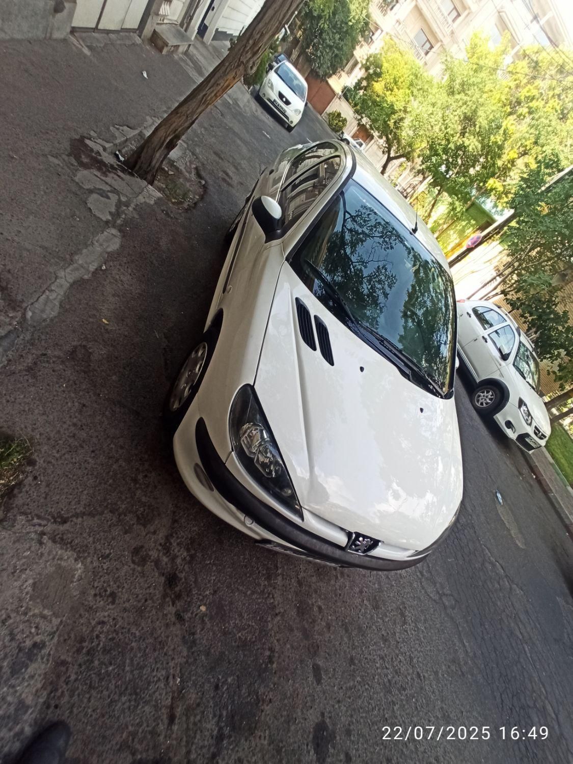 پژو ۲۰۶ صندوق دار v8 - 1393