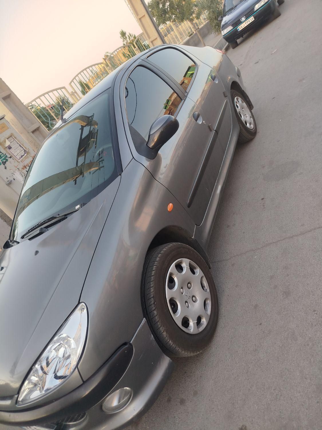 پژو ۲۰۶ صندوق دار v8 - 1386