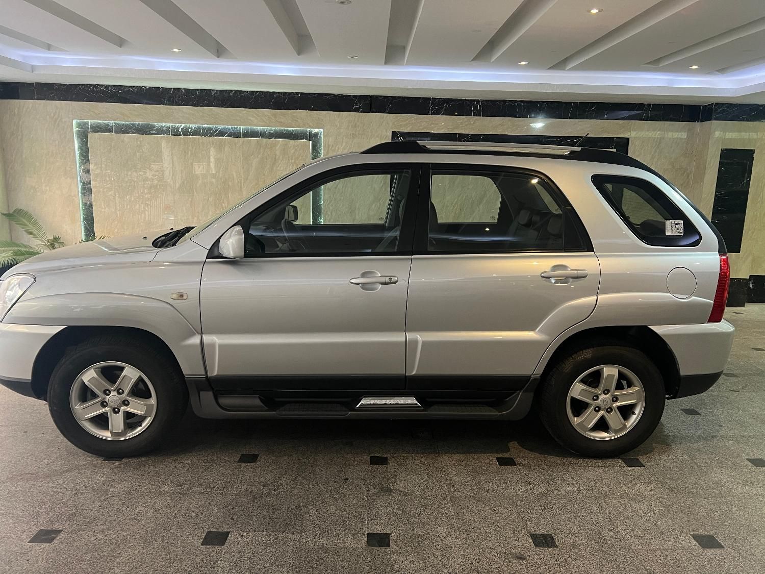 کیا اسپورتیج 6 سیلندر 2700cc - 2010