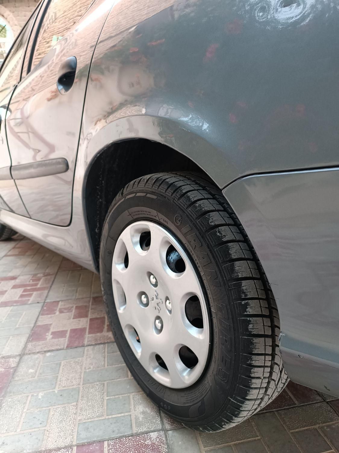 پژو ۲۰۶ صندوق دار v8 - 1393