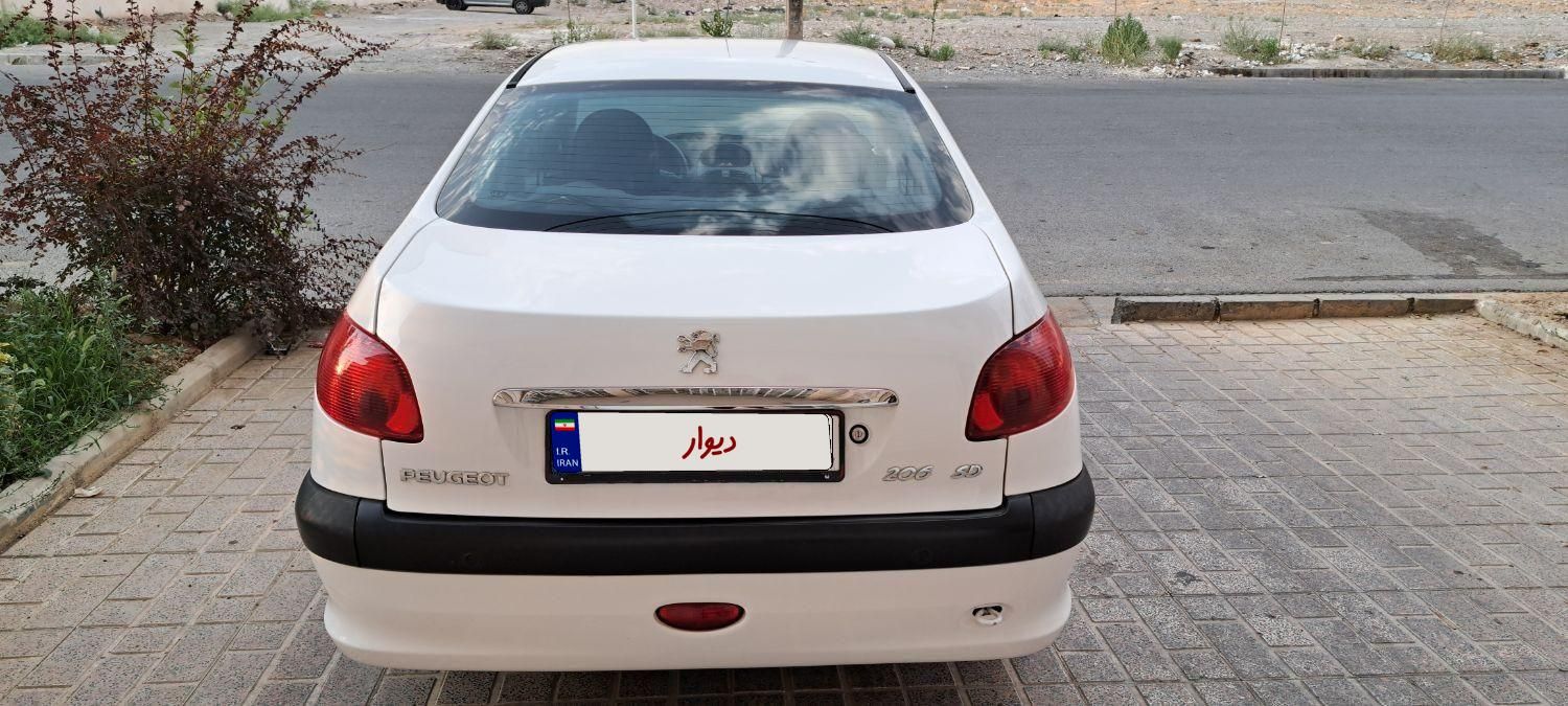 پژو ۲۰۶ صندوق دار v8 - 1398