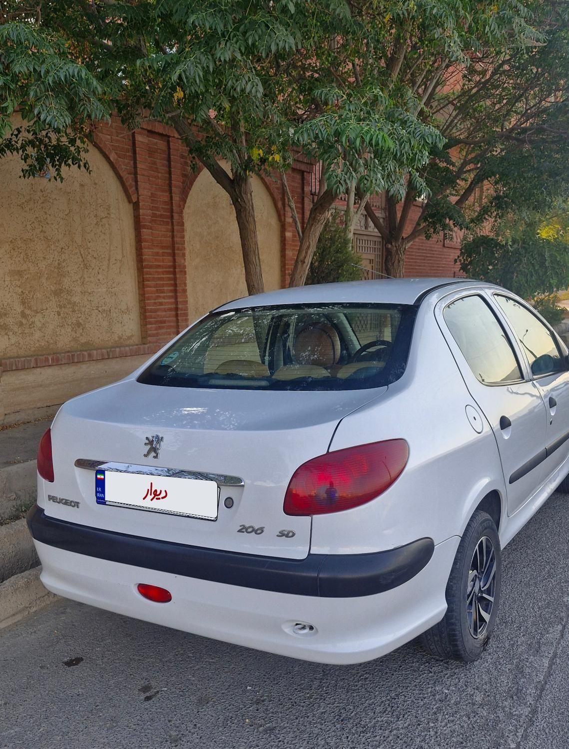 پژو ۲۰۶ صندوق دار v8 - 1399