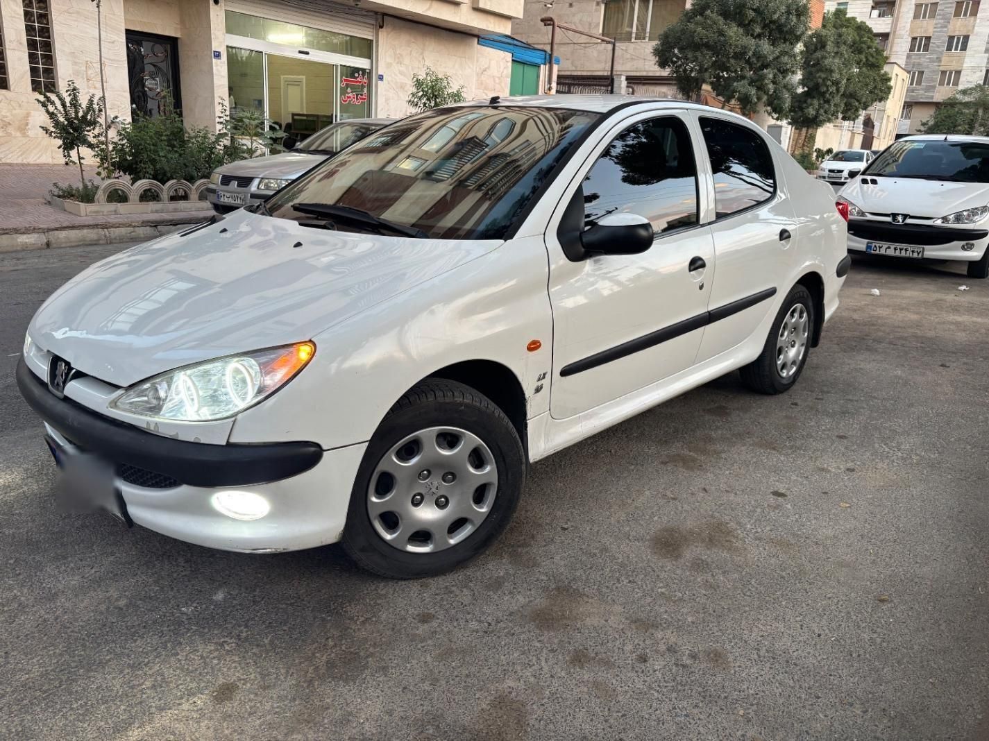 پژو ۲۰۶ صندوق دار v8 - 1393