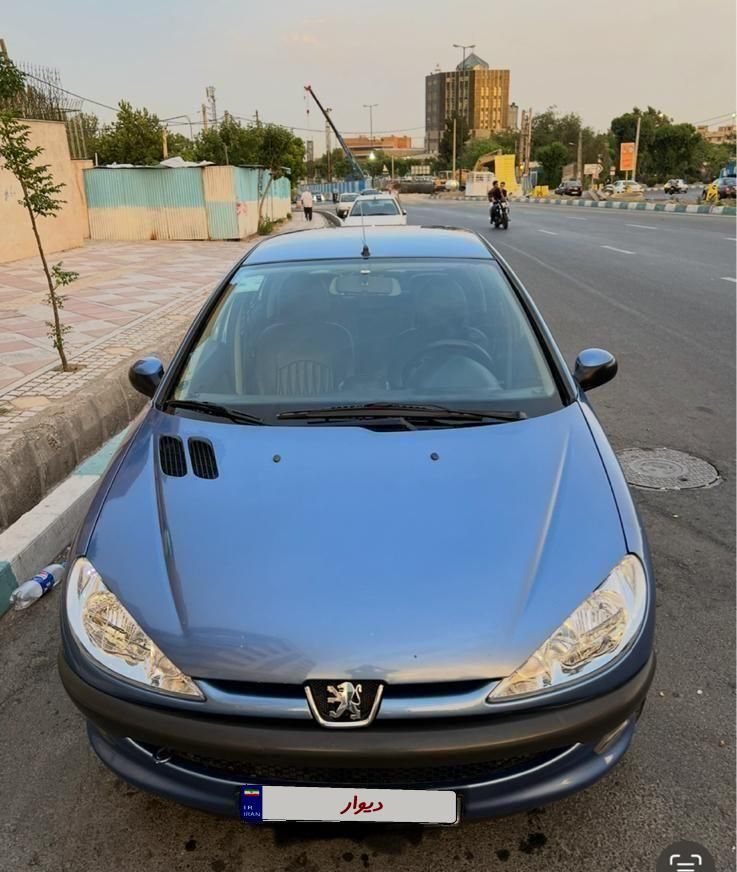پژو ۲۰۶ صندوق دار v8 - 1393