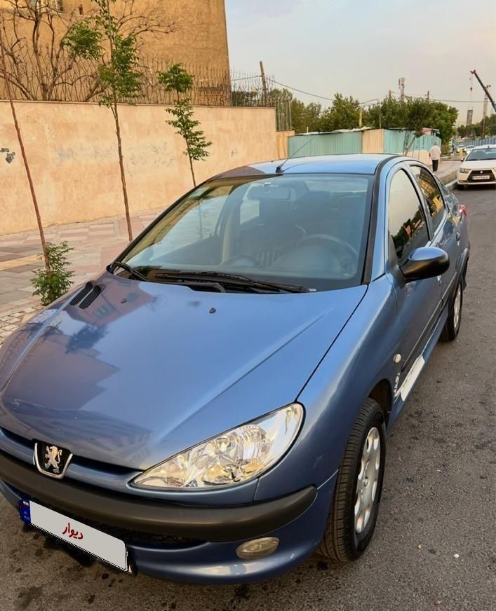 پژو ۲۰۶ صندوق دار v8 - 1393