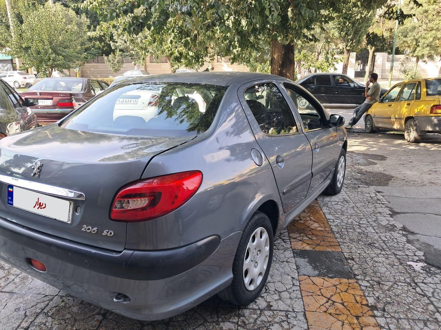 پژو ۲۰۶ صندوق دار v8 - 1394